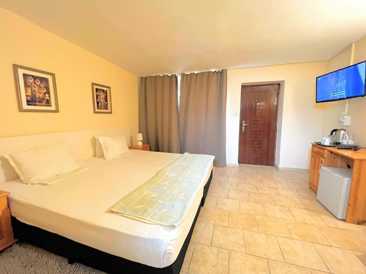Lotus Family - Free Parking Otel