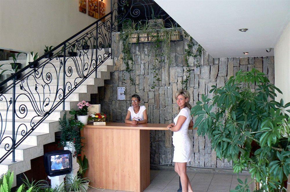 Otel Lotus Family - Free Parking