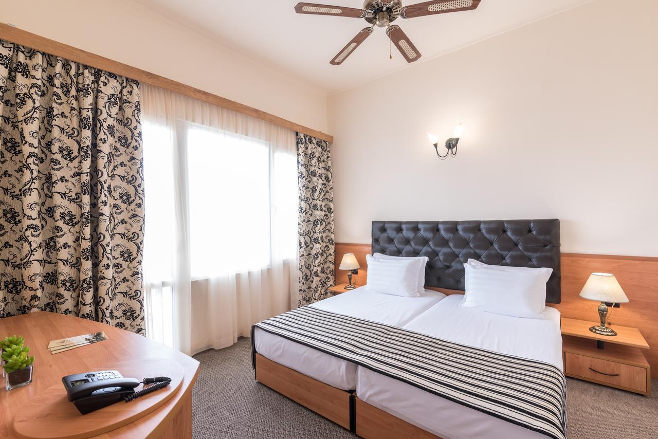 Otel Lotus Family - Free Parking 3*