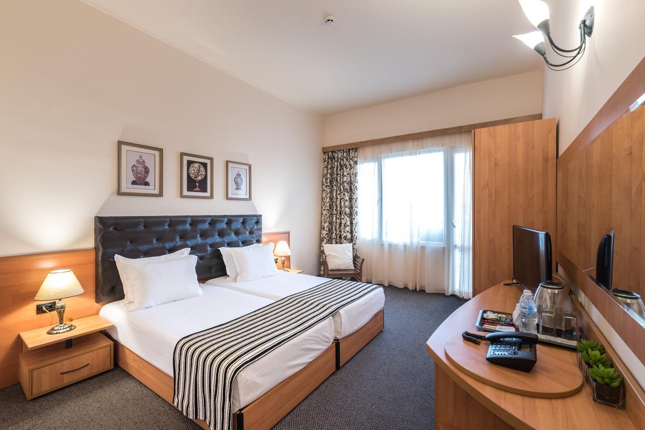Otel Lotus Family - Free Parking 3*