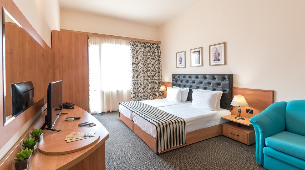 Otel Lotus Family - Free Parking 3*