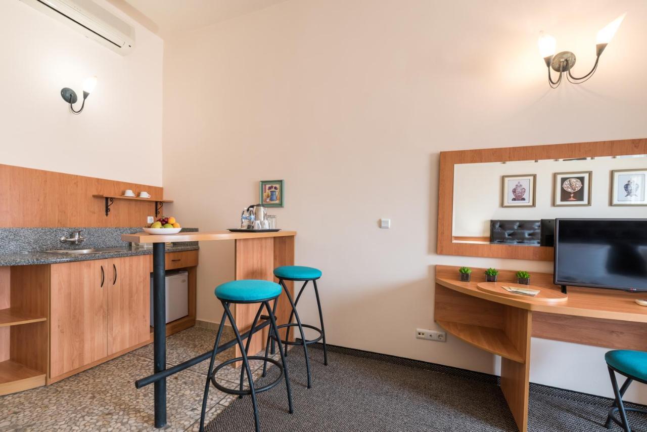 Hotel Lotus Family - Free Parking Sunny Beach