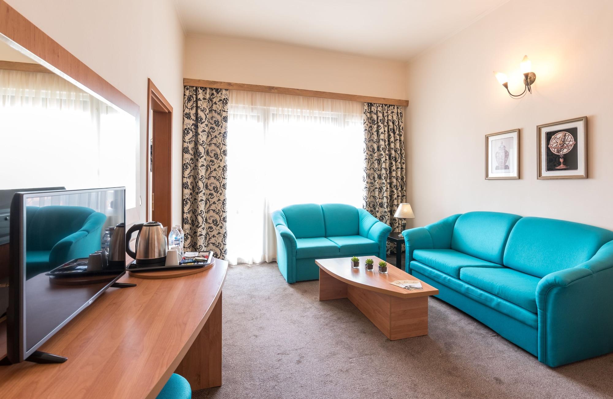 Lotus Family - Free Parking Hotel