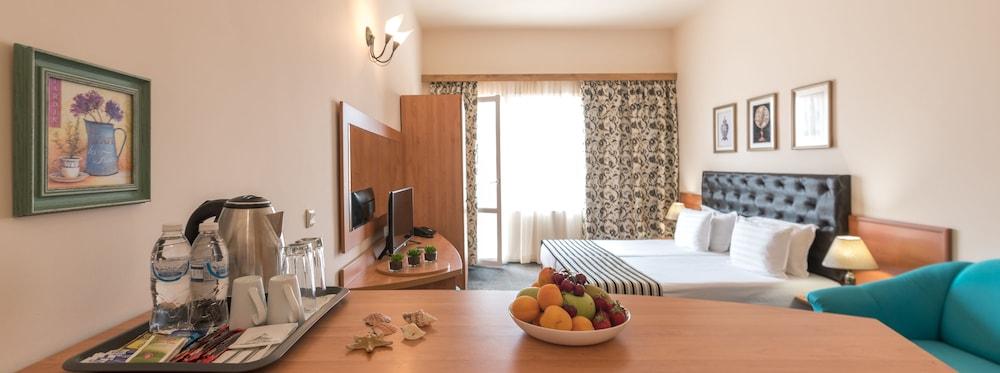 Hotel Lotus Family - Free Parking Sunny Beach